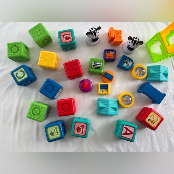 Magnetic Block Learning Set - Picture 5 of 10